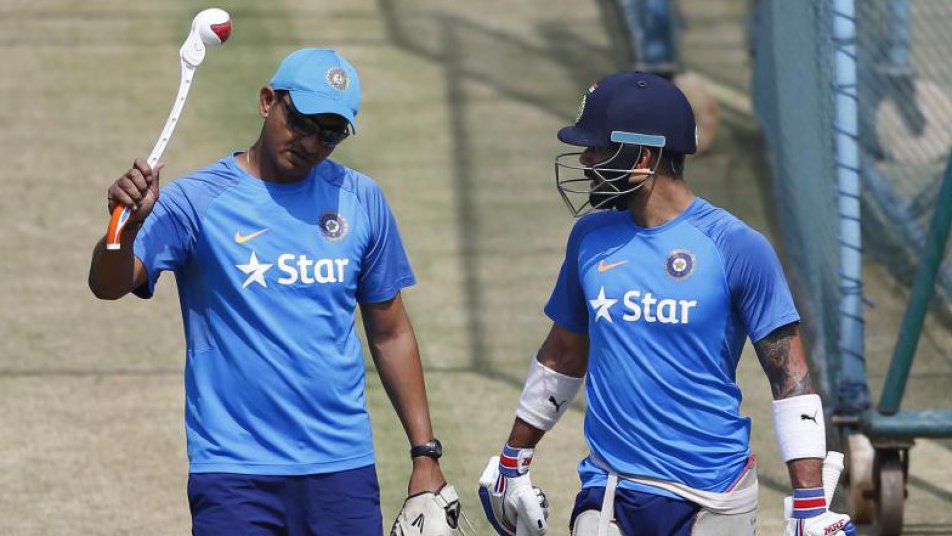 team india assistant coach sanjay bangar under scanner after india world cup exit विश्व कप से भारत के बाहर होने से टीम इंडिया के असिस्टेंट कोच संजय बांगर पर गिर सकती है गाज