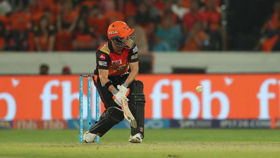 srh hits 2 sixes on last 3 balls and this is a big blow for punjab 9439 पहली पारी में लगे 3 गेंदों पर 2 छक्के और हार गया पंजाब!