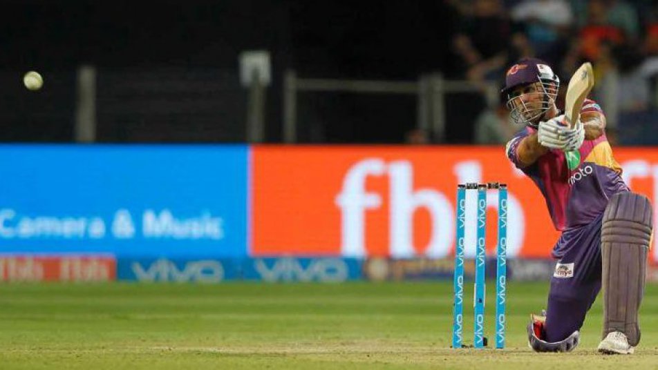 RPSvsSRH: फॉर्म में लौटे धोनी ने आखिरी गेंद पर चौके से दिलाई पुणे को जीत