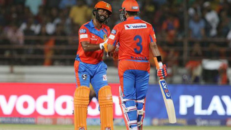 glvskkr gujarat lions set 183 runs on board 9205 GLvsKKR: रैना का अर्धशतक, कोलकाता को 184 का लक्ष्य