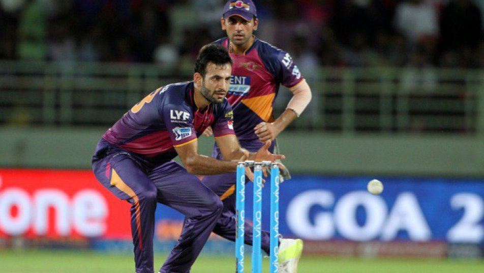 irfan pathan replaces bravo in gujarat lions squad 9595 IPL: इशांत के बाद इरफान को भी मिला खरीददार, गुजरात के लिए लगाएंगे दम