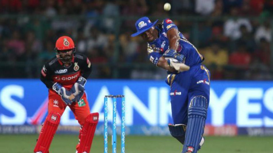 rcbvsmi mumbai indians beat rcb by 4 wicket 9379 MIvsRCB: बद्री की हैटट्रिक पर भारी पड़े पोलार्ड ने मुंबई को दिलाई 4 विकेट से जीत