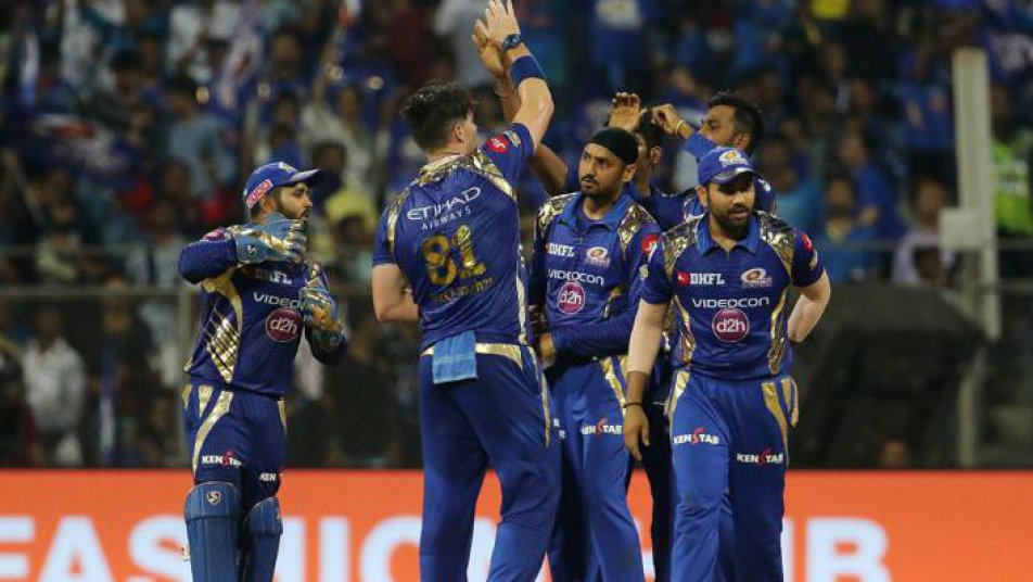 MIvsRPS: रोहित शर्मा ने टॉस जीतकर पुणे को बल्लेबाज़ी के लिए बुलाया