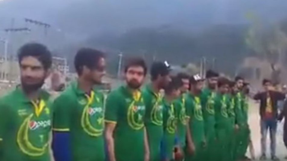 kashmiri cricketers seen singing pakistan national anthem detained 9176 क्रिकेट मैच के दौरान पाकिस्तानी राष्ट्रगान गाने वाले कश्मीरी युवा हिरासत में