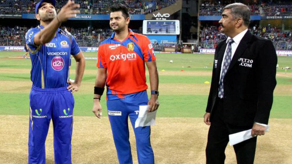 IPL2017: मुंबई ने टॉस जीत लिया गेंदबाजी का फैसला IPL2017: मुंबई ने टॉस जीत लिया गेंदबाजी का फैसला