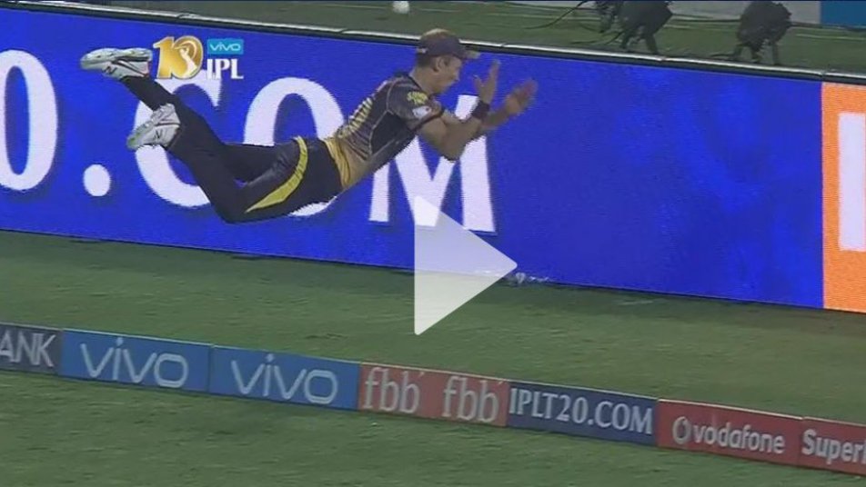 VIDEO: 'सुपरमैन' स्टाइल में बोल्ट ने की शानदार फील्डिंग