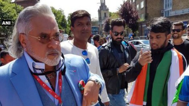 टीम इंडिया का मैच देखने आए विजय माल्या को फैंस ने कहा, 'चोर-भगोड़ा'