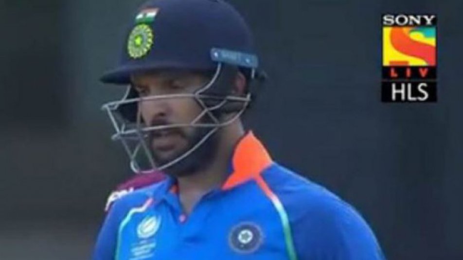 INDvsWI: वेस्टइंडीज के खिलाफ चैंपियंस ट्रॉफी की जर्सी पहनकर मैदान पर उतरे युवराज