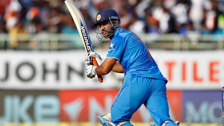 INDvsSL: धोनी के 300वें मुकाबले में नए कप्तान के साथ जीत तलाशेगी श्रीलंकाई टीम INDvsSL: धोनी के 300वें मुकाबले में नए कप्तान के साथ जीत तलाशेगी श्रीलंकाई टीम