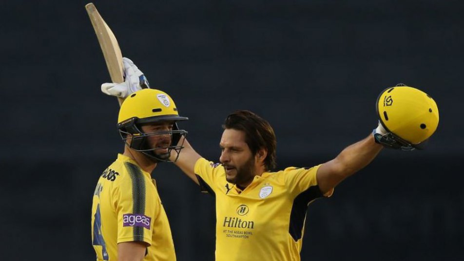 shahid afridi back to his devastating best in 42 ball hundred hampshire win 11756 ट्वेंटी-20 ब्लास्ट में शाहिद आफरीदी ने दिखाया अपना जलवा, जड़ा करियर का सबसे तेज शतक