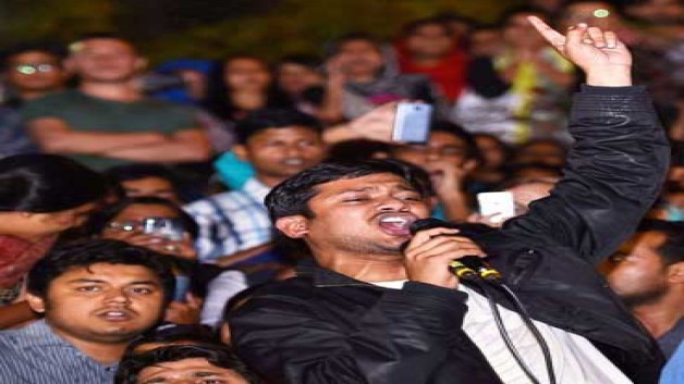 देशद्रोह के आरोप में गुरूवार को जेला से रिहा होने के बाद एक बार फिर से कन्हैया कुमार सुर्खियों में हैं. इस बार कन्हैया ने अपने भाषण, मोदी सरकार पर हमला और देश की समस्याओं पर बात करने को लेकर चर्चा में आ गए हैं. गुरूवार रात कन्हैया के भाषण के बाद कल कन्हैया कुमार ने प्रेस कॉंफ्रेंस कर पत्ररकारों के सवालों के जवाब दिए साथ ही कल वो तमाम बड़े चैनल्स पर भी बने रहे.