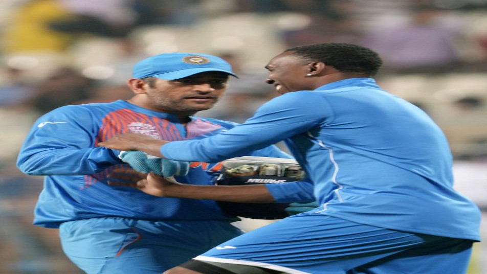 लेकिन असल में वो भी उनसे मज़ाक कर रहे थे. कप्तान धोनी और ब्रावो की बॉंडिंग काफी अच्छी है. 