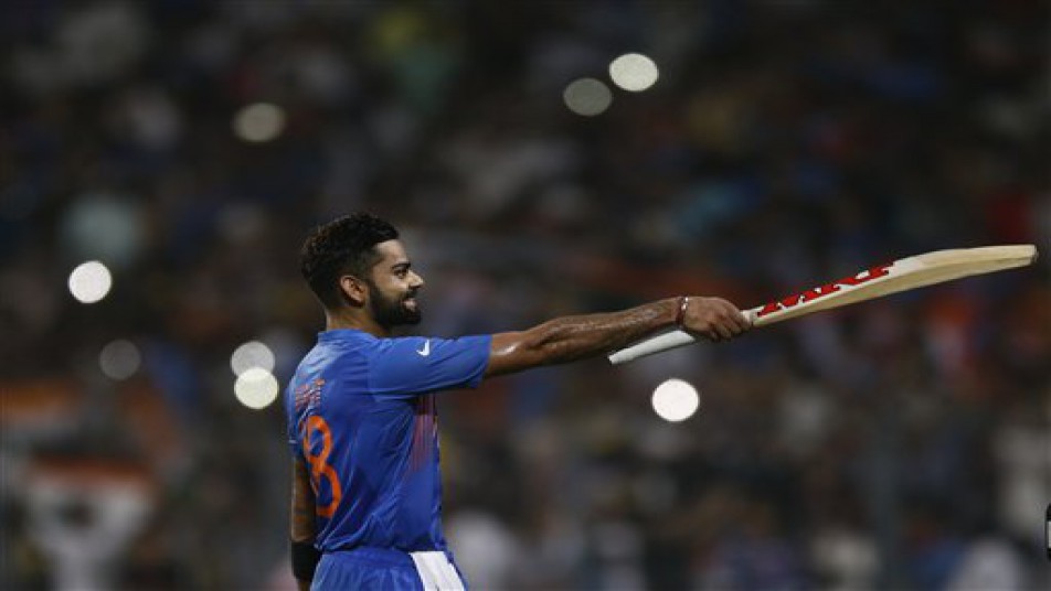 कल लगाए गए मैच जिताऊ अर्धशतक के साथ विराट कोहली टी20 अंतराष्ट्रीय क्रिकेट में 14 अर्धशतकों के साथ इस लिस्ट में दिलशान के साथ दूसरे पायदान पर आ गए हैं. जबकि 15-15 अर्धशतकों के साथ गेल और मैक्कलम टॉप पर हैं.