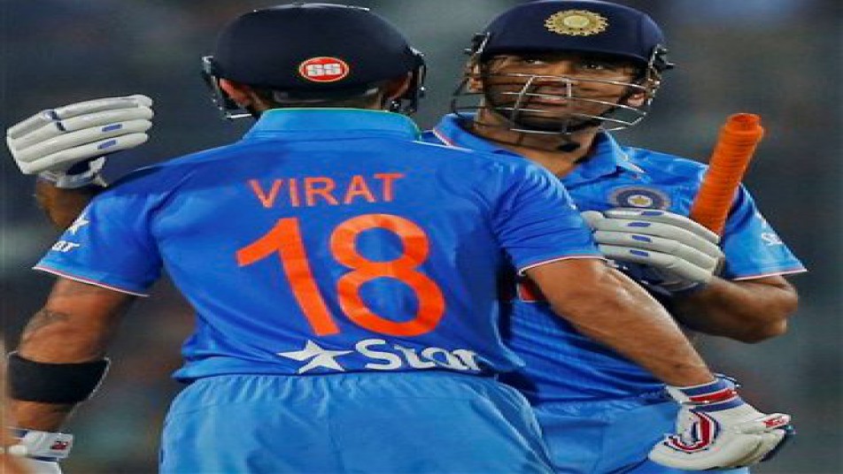 कमाई के मामले में धोनी पर भारी है विराट का बैट!