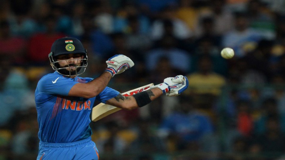 
भारतीय टीम को सेमीफाइनल में वेस्टइंडीज़ की टीम से कड़ी टक्कर मिलने की उम्मीद है. लेकिन वेस्टइंडीज़ के खिलाफ मुकाबले से ठीक पहले विराट कोहली ने क्रिस गेल का एक ऐसा रिकॉर्ड तोड़ दिया है जो अब तक सिर्फ उन्ही के नाम था. 