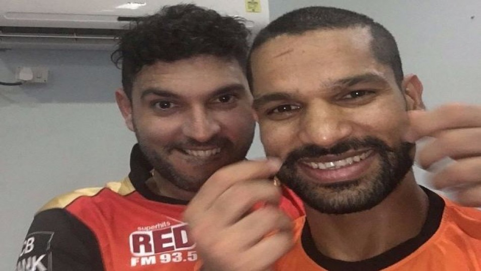 हाल ही में अपने पैर की चोट से उबरकर सनराइज़र्स हैदराबाद टीम के साथ जुड़े युवराज सिंह ने वर्ल्ड टी20 में छह छक्के लगाने की कहानी को लेकर एक बड़ा खुलासा किया है. 