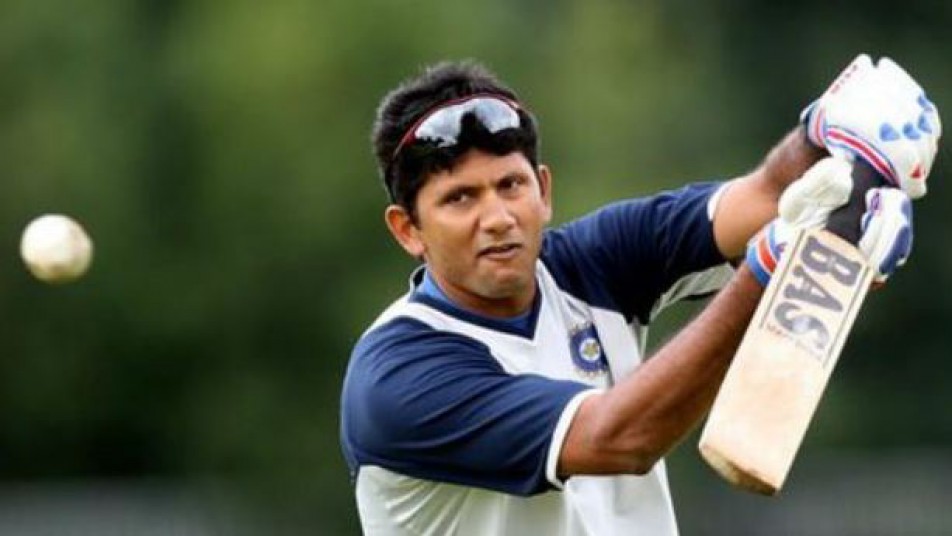 वेकेंटस प्रसाद ने भी टीम इंडिया के कोच पद के लिए आवेदन किया हैं प्रसाद इससे पहले टीम इंडिया के साथ बॉलिंग के कोच के तौर पर काम कर चुके हैं. आपको बता दें कि 2007 में भारत ने टी-20 वर्ल्ड कप जीता था इस दौरान वेकेंटस प्रसाद टीम के बॉलिंग कोच थे.