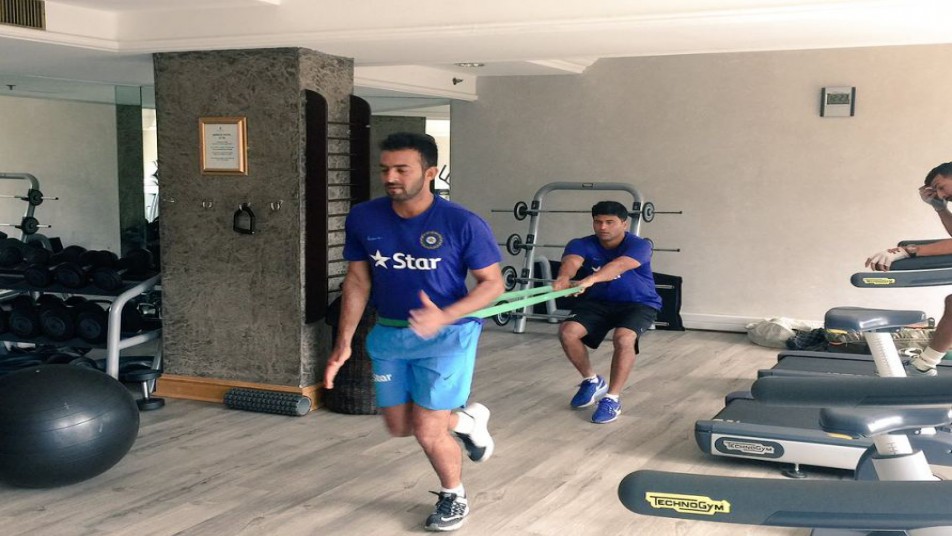 फज़ल ने मौजूदा घरेलू क्रिकेट में बल्ले से बेहतरीन खेल दिखाया है जिसके वजह से उन्हें ज़िम्बाब्वे दौरे पर मौक मिला.