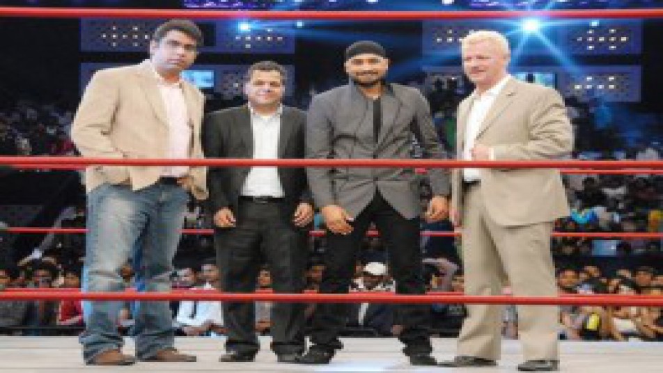 जालंधर में रेसलिंग के 'शेर' से मिला क्रिकेट का 'सिंह'