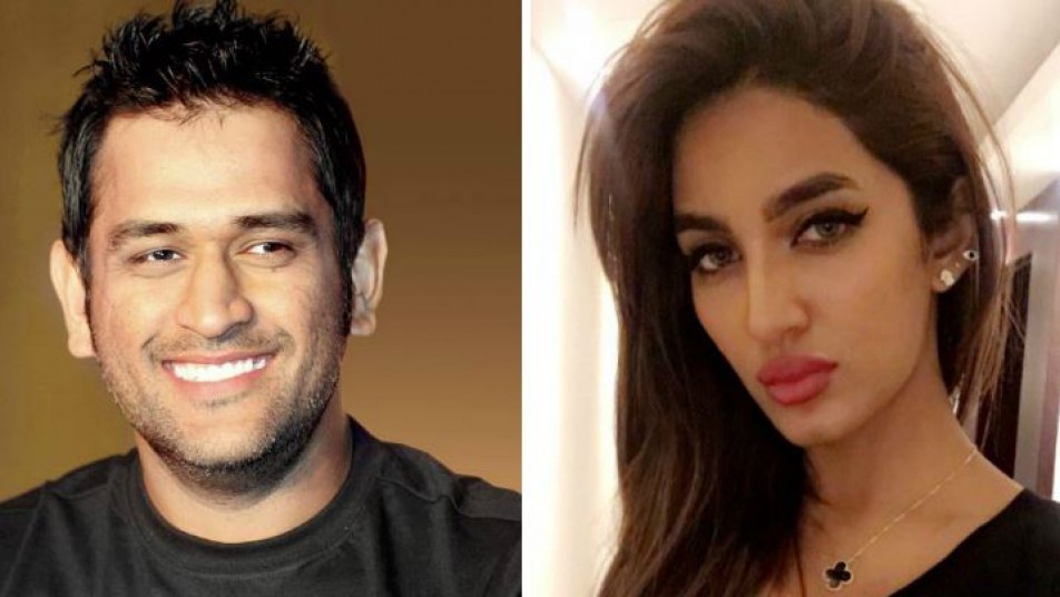 कप्तान धोनी की मुरीद हुई पाकिस्तान की खूबसूरत मॉडल