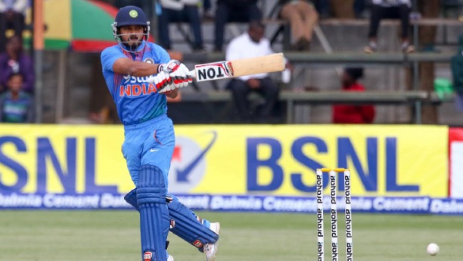 इस मुकाबले में भारतीय टीम ने पहले बल्लेबाज़ी करते हुए ज़िम्बाब्वे के खिलाफ 138 रनों का लक्ष्य रखा था जिसके जवाब में ज़िम्बाब्वे की टीम 135 रन ही बना सकी.