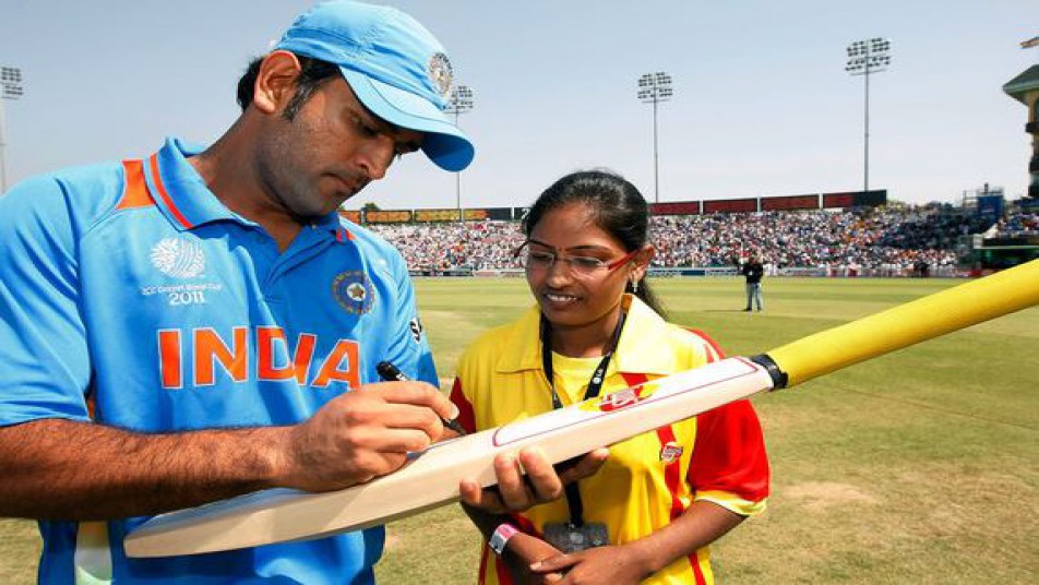 कप्तान धोनी की मुरीद हुई पाकिस्तान की खूबसूरत मॉडल