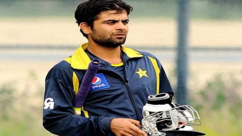 अपनी खूबसूरत बेगम के साथ नजर आए पाकिस्तानी 'विराट कोहली'