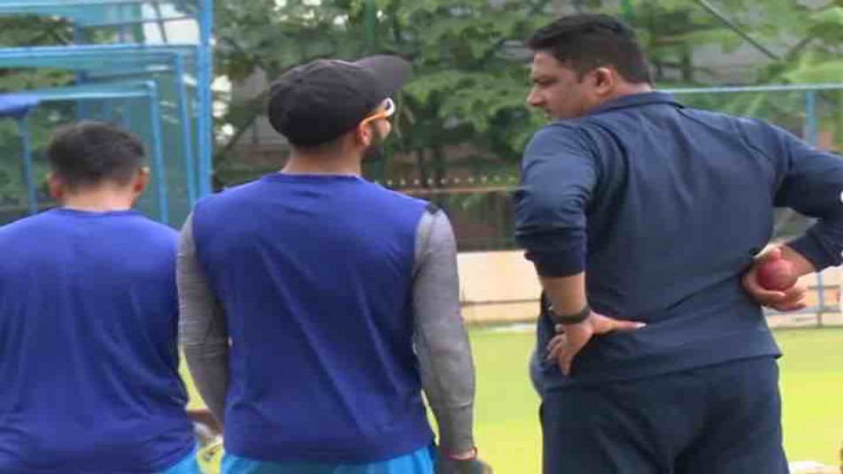 टीम इंडिया के प्रैक्टिस सेशन में विराट ने कुछ ऐसा किया जिसे देखकर आप भी हैरान रह जाएंगे.
