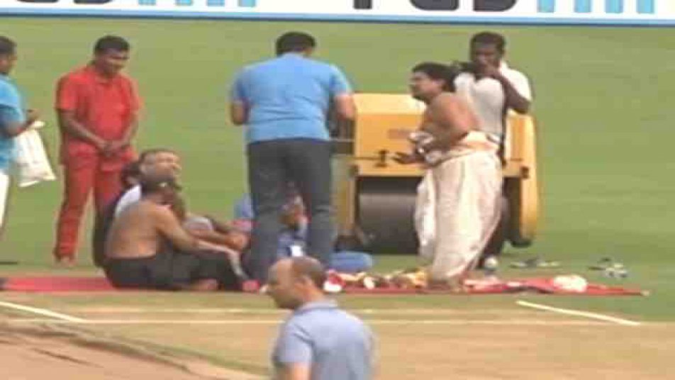 INDvsENG: जीत के लिए पिच की पूजा