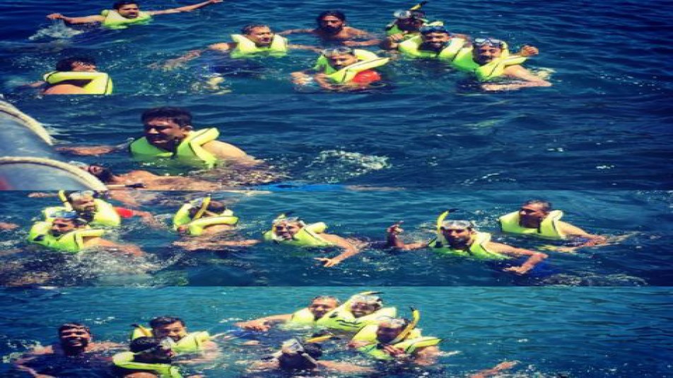 श्रीलंकाई क्रिकेटर थीसारा परेरा की 'बीच मस्ती'