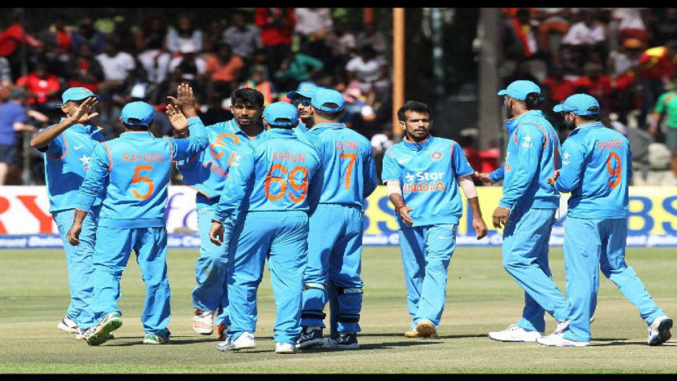 केरल की पंपा नदी में नाव पलट जाने से भारतीय टीम के मौजूदा क्रिकेटर की जान बाल-बाल बची.