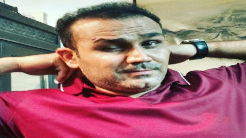 इसके बाद क्रिकेट की पिच पर विस्फोट करने वाले सहवाग सोशल मीडिया पर भी कहां चुप रहने वाले थे, सहवाग ने साक्षी को तुरंत रिप्लाई करते हुए ऐसा जवाब दिया जो कि वायरल हो गया.