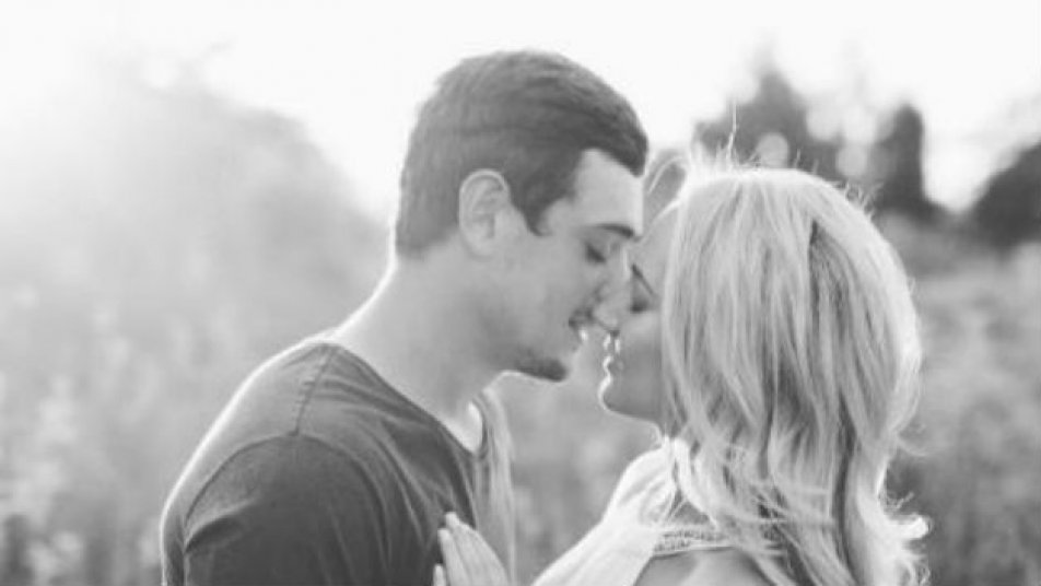 दिल्ली डेयरडेविल्स के स्टार और साउथ अफ्रीका के युवा बल्लेबाज़ क्विंटन डी कॉक बीते दिन शादी के बंधन में बंध गए हैं.