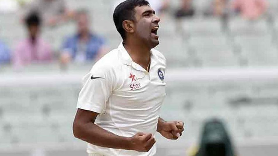 अश्विन की नजर ना सिर्फ टेस्ट टेस्ट गेंदबाजों की सूची में नंबर वन की रैंकिंग पर पहुंचने पर होगी बल्की इस सीरीज के दौरान 200 विकेट लेने के लिए भी अश्विन मैदान पर उतरेगें. अश्विन को 200 टेस्ट विकेट हासिल करने के लिए केवल सात और विकेट लेने हैं.
