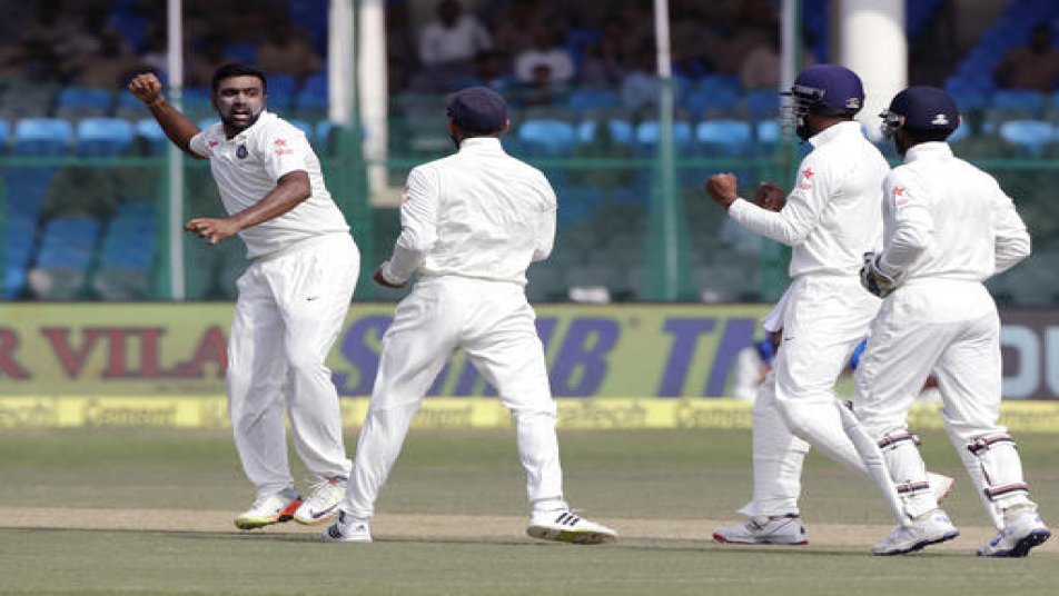 टीम इंडिया के स्टार स्पिनर आर अश्विन ने इस मैच में अपना 200वां विकेट भी पूरा किया इतना ही नहीं उन्होंने 19वीं बार पारी में पांच विकेट लेने का काराना भी किया है जबकि मैच में 10 विकेट उन्होंने पांच बार लिए हैं.