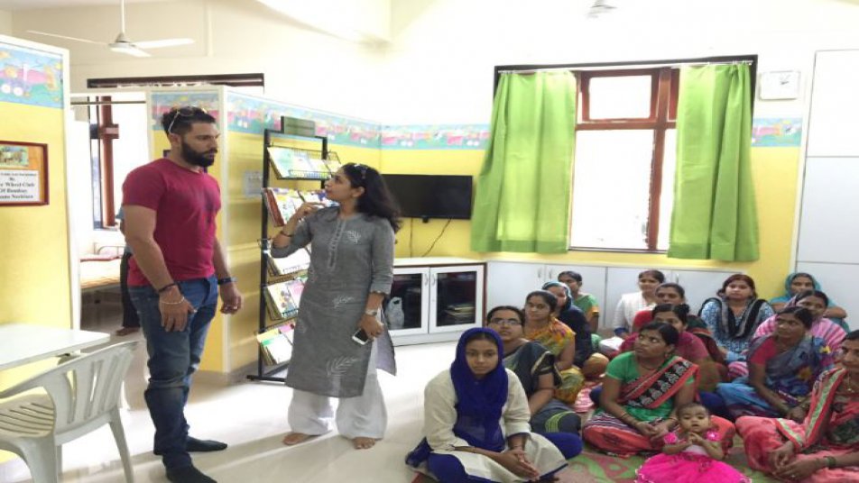 कैंसर पीड़ित बच्चों से मिले युवराज