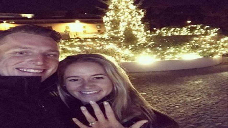 जोस बटलर अपनी गर्लफ्रेंड लुईस वेबर के साथ रचाएंगे शादी