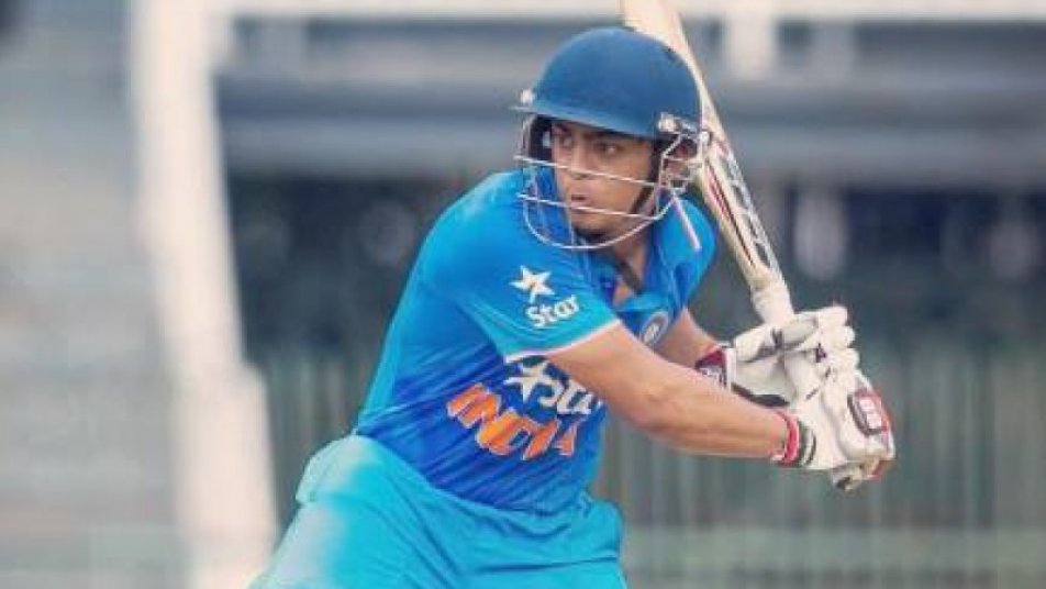 14 छक्कों के साथ इशान ने रणजी क्रिकेट के इतिहास में एक पारी में सर्वाधिक छक्के लगाने के रिकॉर्ड की भी बराबरी कर ली. उन्होंने साल 1990 में हिमाचल के बल्लेबाज़ शक्ति सिंह के 14 छक्कों के रिकॉर्ड की बराबरी की.