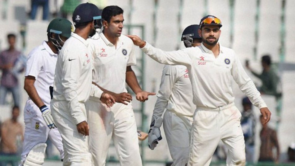 ऑस्ट्रेलिया के बाद वेस्टइंडीज़ के खिलाफ 201314 में अश्विन ने कमाल दिखाया और सीरीज़ में सबसे ज्यादा 12 विकेट झटक लिए.