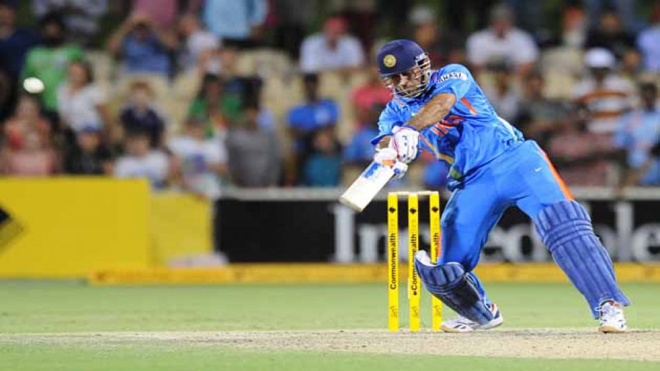 आखिरी बार कप्तानी करते हुए धोनी ने बनाया रनों का RECORD!