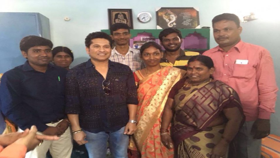 पी आर केंद्रिका को केंद्र सरकार द्वारा तय किये गए विभिन्न मानकों पर सांसद आदर्श ग्राम योजना के तहत सर्वश्रेष्ठ गांव के रूप में आंका गया है.
 