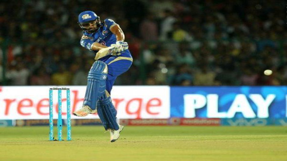 RECORD: MI के लिए 3000 रन बनाने वाले पहले बल्लेबाज़ बने रोहित शर्मा