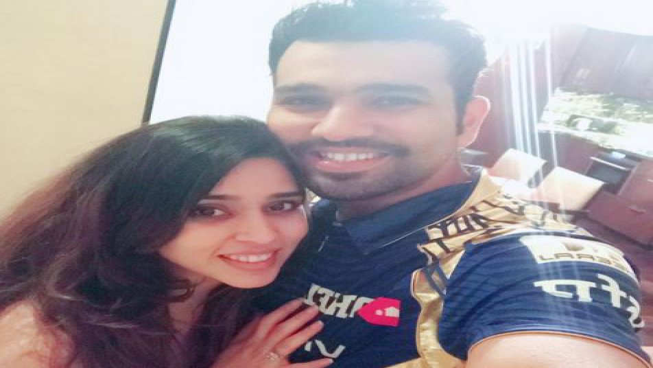 IPL 2017: जीत के बाद रोहित ने शेयर की पत्नी की तस्वीर, रितिका को बताया ‘लकी चार्म’