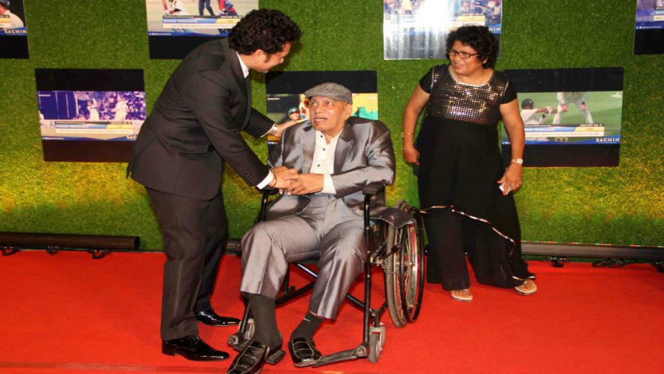 ‘सचिन: अ बिलियन ड्रीम्स’ की प्रीमियर पर पहुंचे सचिन के पहले कोच रमाकांत आचरेकर