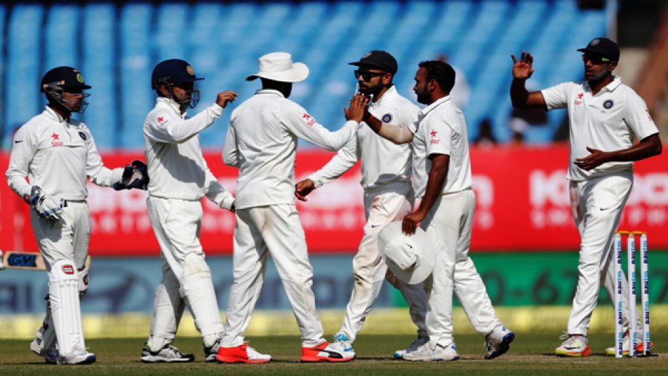 पांच मैचों की सीरीज में भारत 1-0 से आगे है. उसने विशाखापट्नम में खेले गए दूसरे टेस्ट मैच में 246 रनों से जीत हासिल की थी. राजकोट में खेला गया पहला टेस्ट मैच बराबरी पर छूटा था.