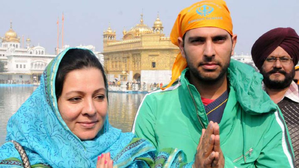 युवराज सिंह की शादी 30 नवंबर को पंजाब के फतेगढ़ साहेब गुरूद्वारे से होगी जिसकी वजह से उनके पिता का इस शादी में आना मुश्किल है.