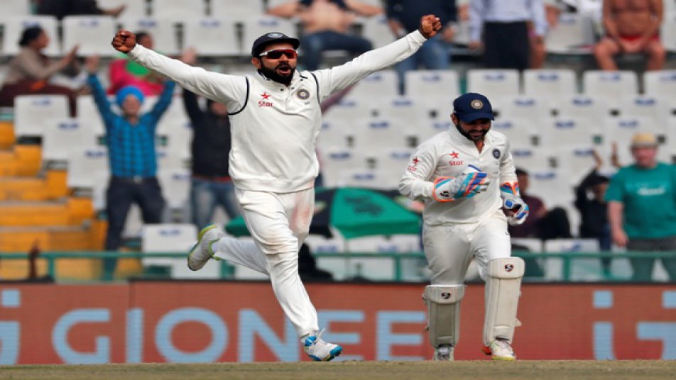 
मोहाली टेस्ट में मिली जीत के साथ ही टीम इंडिया बिना हारे हुए 16 मैच पूरे कर लिए हैं. एक और मैच के साथ टीम इंडिया का एक नया रिकॉर्ड बन जाएगा.
