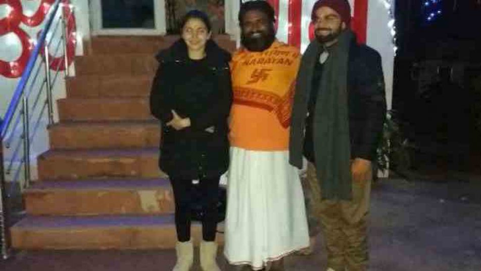 इसके बाद जैसे ही ये तस्वीरें सोशल मीडिया पर देखी गईँ वैसे ही ये अटकलें लगने लगीं कि दोनों सगाई करने वाले हैं. लेकिन लगता है कि इन दोनों स्टार्स के फैंस को अभी और इंतजार करना पड़ेगा!