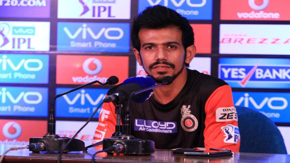 

जिम्बाब्वे दौरे पर टीम का हिस्सा रहे यजुवेंद्र चहल को भी टी-20 टीम में मौका दिया गया है.  