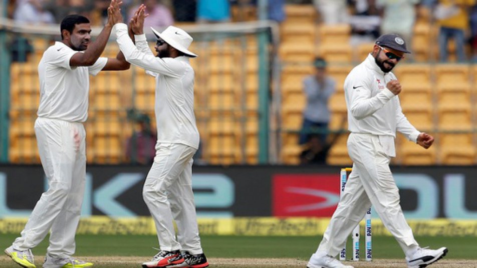 WORLD RECORD: एक साथ दुनिया के नंबर 1 गेंदबाज़ बन अश्विन-जडेजा ने रचा इतिहास